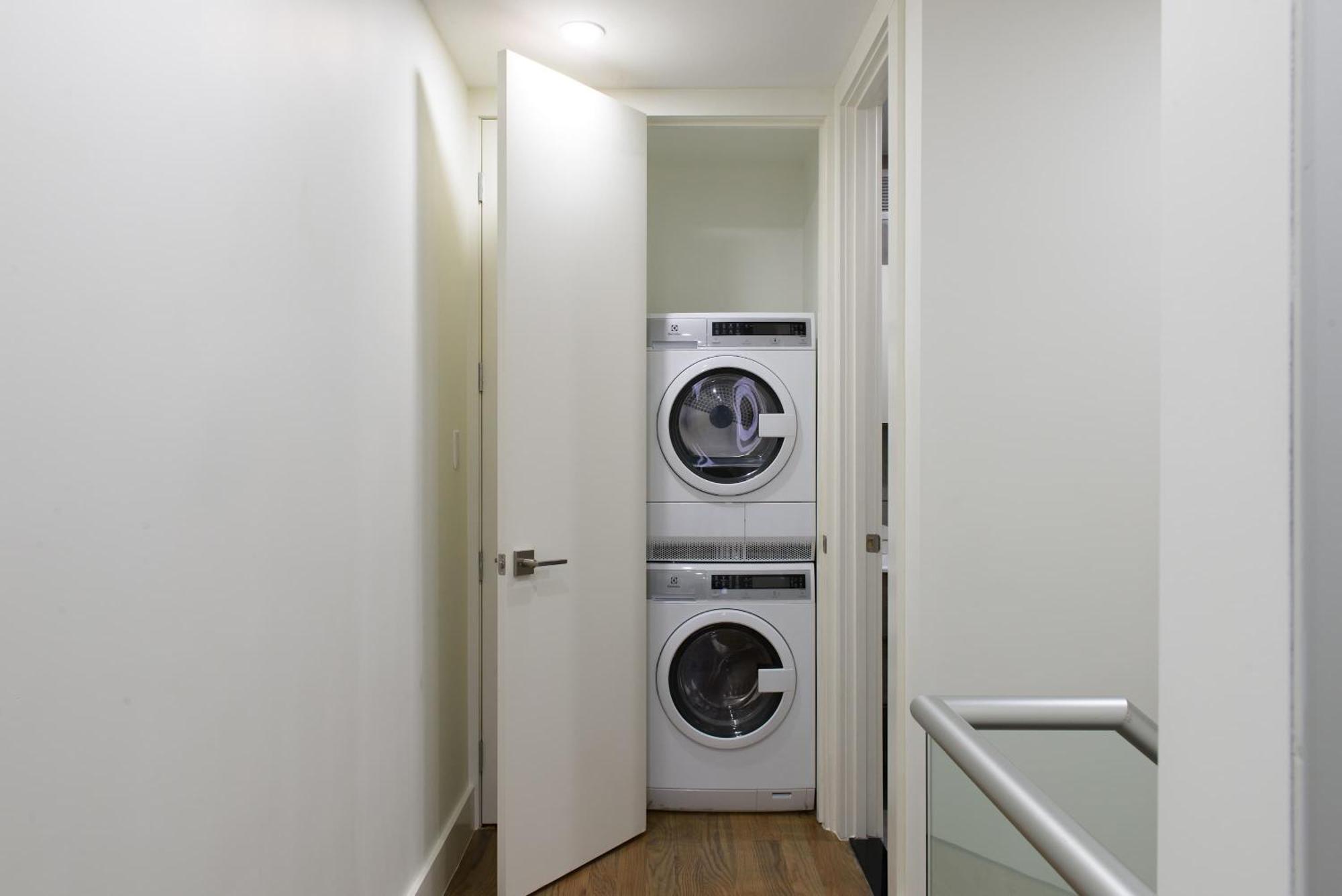 Apartment 75-3c Brand New Duplex 3br W&d In The Unit *